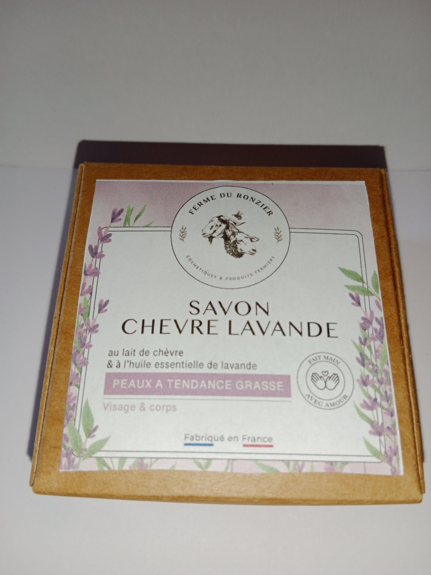 Savon au lait de chèvre et huile essentielle de lavande